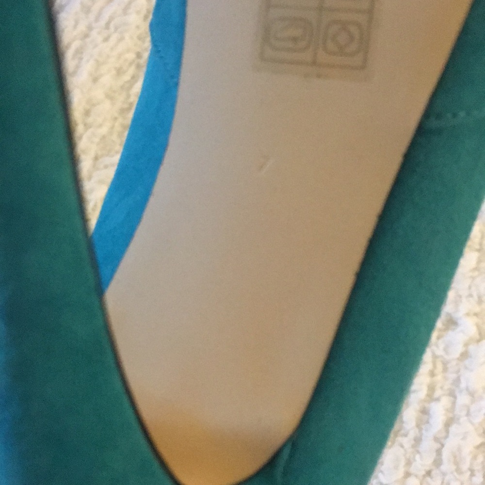 Turquoise Blue Platform Bow Heels - Picture 10 of 10